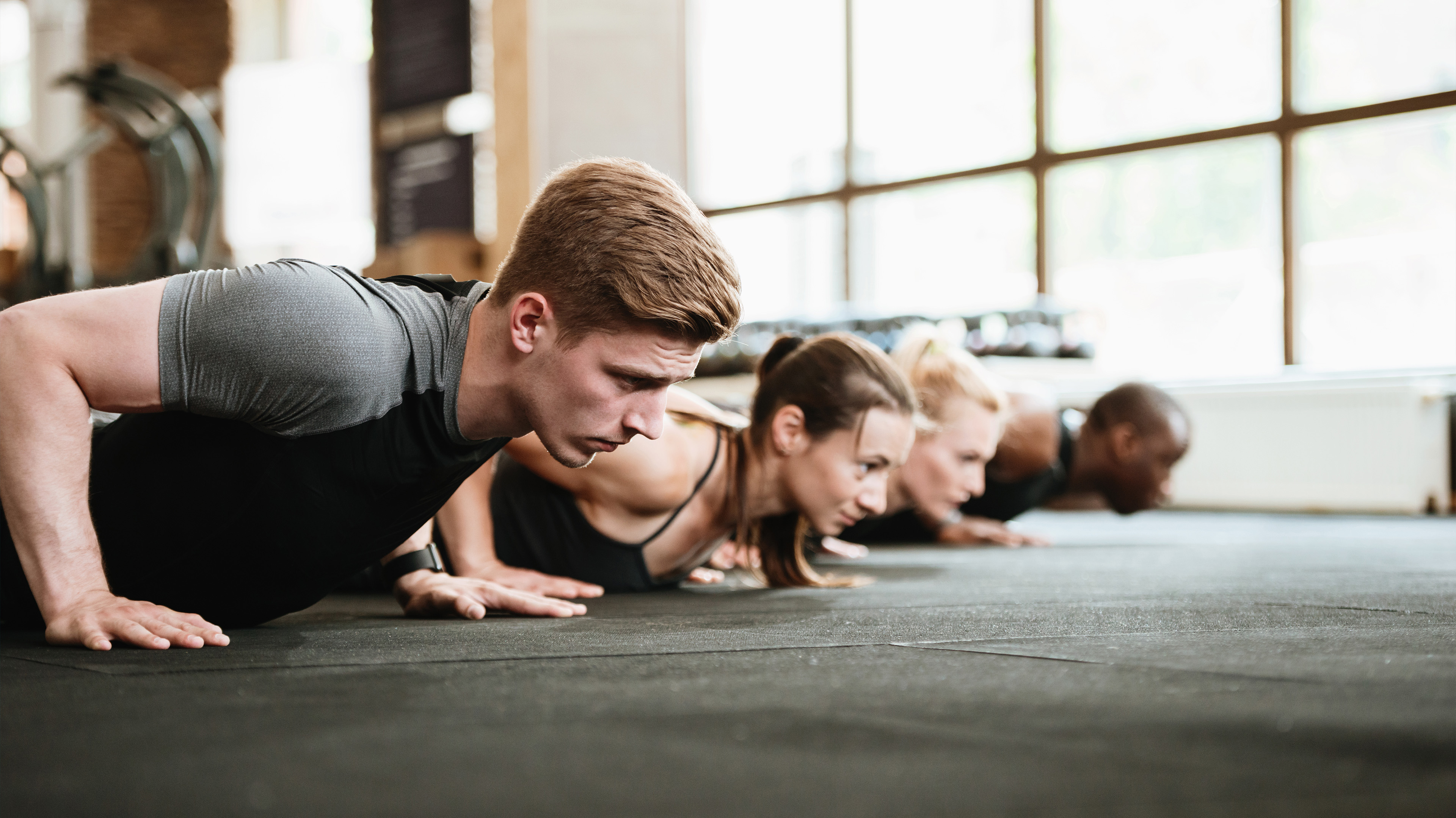 Beylikdüzü’nde Fitness ve Yüzmeyi Aynı Gün İçinde Birleştirmek